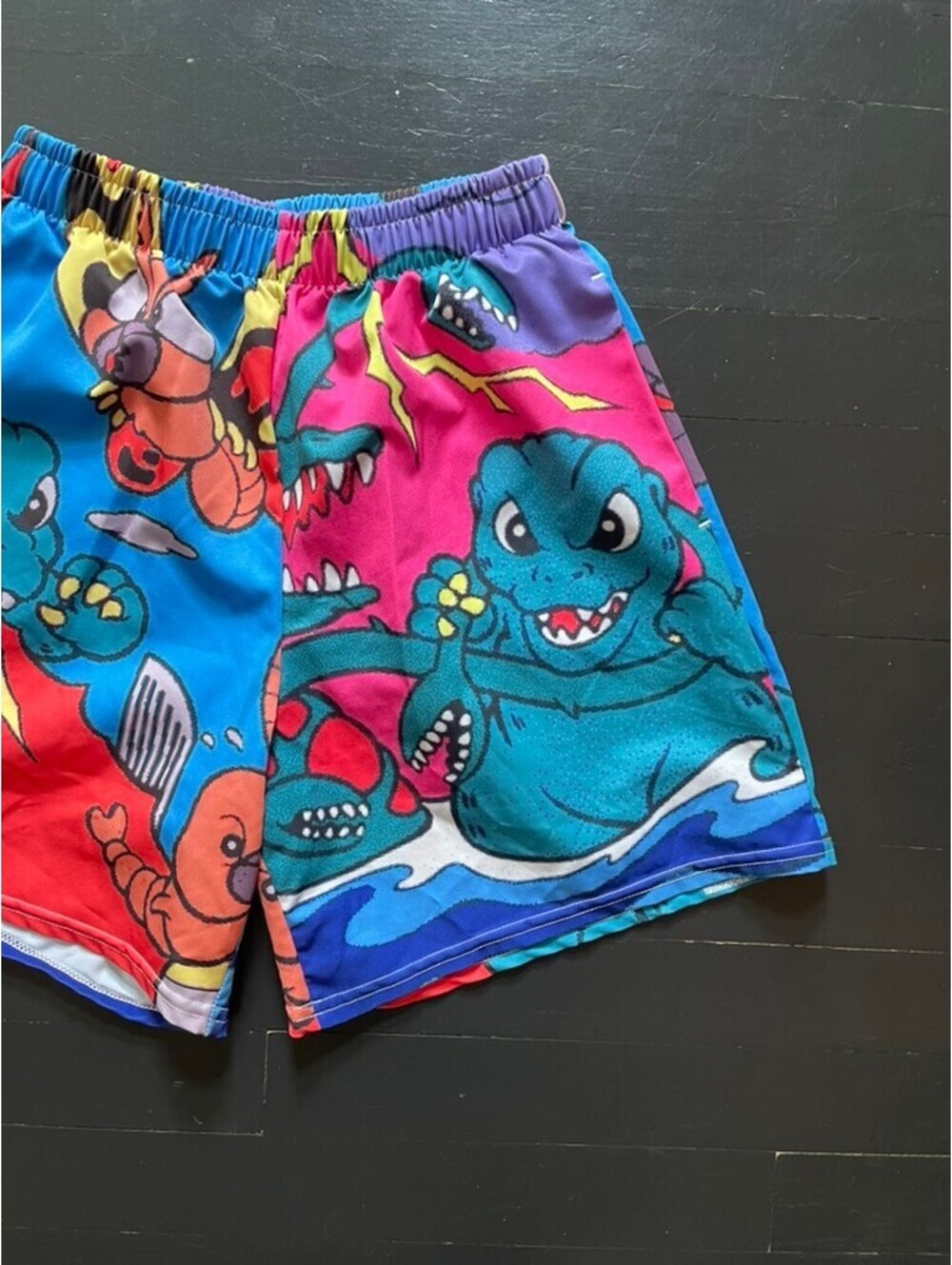 Dinosaur Print Athletic Shorts Size Small Y2K - Picture 2 of 6